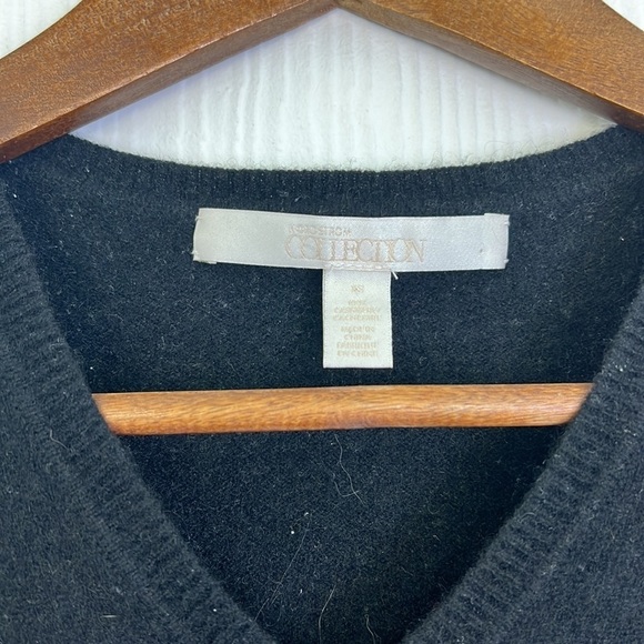 Nordstrom Collection - 100 % Cashmere Black V Neck Buttons Side Sweater SZ XS - Picture 9 of 11